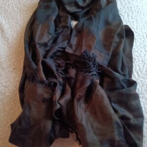Elegant Black Scarf